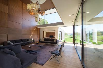 Nagy belmagasság - nappali ötlet, modern stílusban