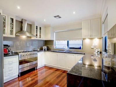 Világítás a házban - konyha / étkező ötlet, modern stílusban