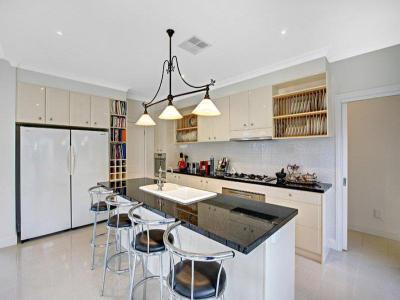 Világítás a házban - konyha / étkező ötlet, modern stílusban