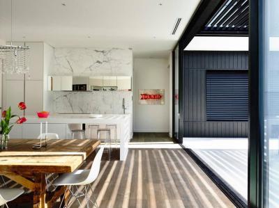 Teraszra nyíló konyha - konyha / étkező ötlet