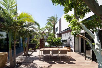 Terasz medencével - erkély / terasz ötlet, modern stílusban