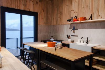 Nyaraló - konyha / étkező ötlet, modern stílusban