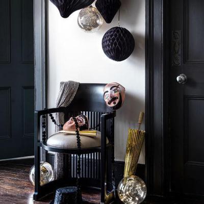 farsangi hangulatban - előszoba ötlet, klasszikus stílusban