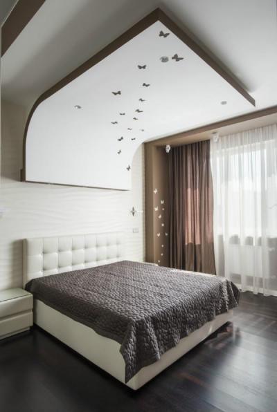 Pillangók az álmennyezeten - háló ötlet, modern stílusban