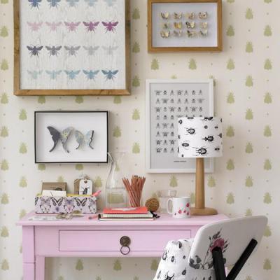 pillangókkal, bogarakkal - dolgozószoba ötlet, modern stílusban