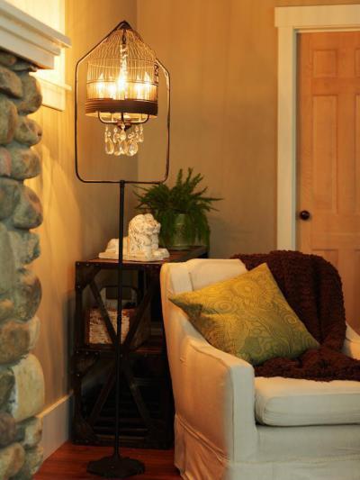 Madárkalitkás állólámpa - nappali ötlet