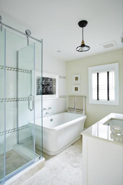 Nagyon világos kis fürdő - fürdő / WC ötlet, modern stílusban