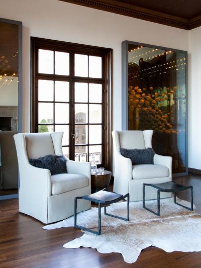 Fotelek kikapcsolódáshoz - nappali ötlet, modern stílusban