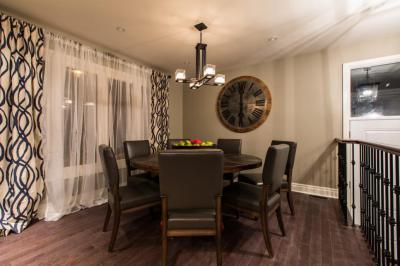 Étkező bőr székekkel - konyha / étkező ötlet, modern stílusban