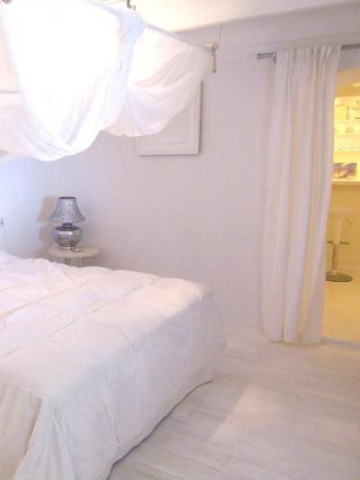 Ágy baldachinnal2 - háló ötlet, modern stílusban