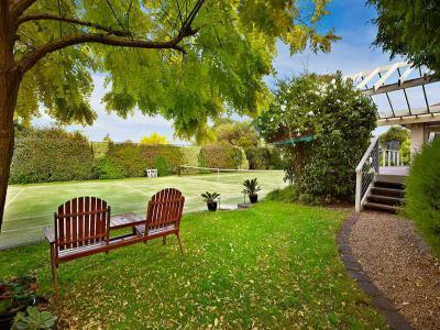 Kerti bútorok4 - kert / udvar ötlet, modern stílusban