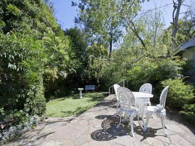 Kerti bútorok11 - kert / udvar ötlet, modern stílusban