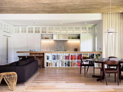 Tágas nappali konyhával - nappali ötlet, modern stílusban