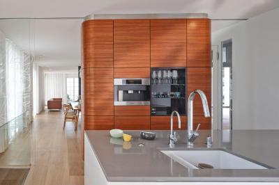 Beépített konyha - konyha / étkező ötlet, modern stílusban