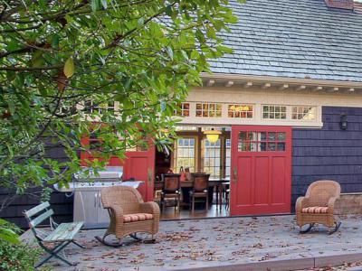 garázsból nappali - bejárat ötlet, rusztikus stílusban