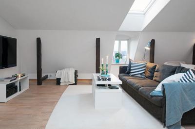 Skandináv lakás - tetőtér ötlet, modern stílusban