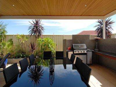 0 - kert / udvar ötlet, modern stílusban