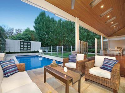 0 - kert / udvar ötlet, modern stílusban