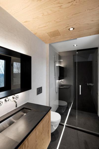 Fekete-fehér-fa - fürdő / WC ötlet, modern stílusban