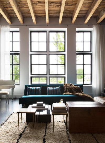 Hangsúlyos építészeti elemekkel - nappali ötlet, modern stílusban