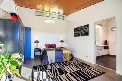 Színes hálószoba - háló ötlet, modern stílusban