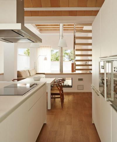 Fehér konyhabútor - konyha / étkező ötlet, modern stílusban