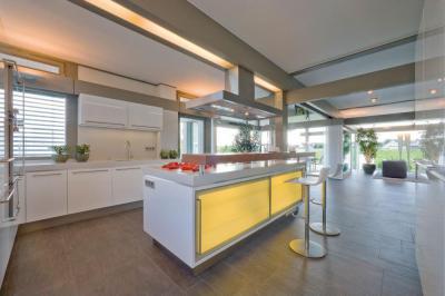 Egyterű konyha - konyha / étkező ötlet, modern stílusban