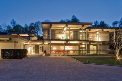 Kivilágított homlokzat - homlokzat ötlet, modern stílusban