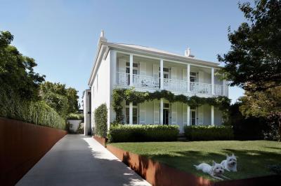 Klasszikus villa - homlokzat ötlet, klasszikus stílusban