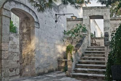 Mediterrán kert - kerítés ötlet, mediterrán stílusban