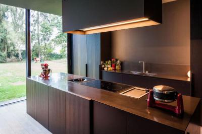 Barna konyha - konyha / étkező ötlet, modern stílusban