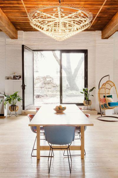 Meszelt téglafal - nappali ötlet, modern stílusban