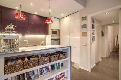 Lila konyhabútor - konyha / étkező ötlet, modern stílusban