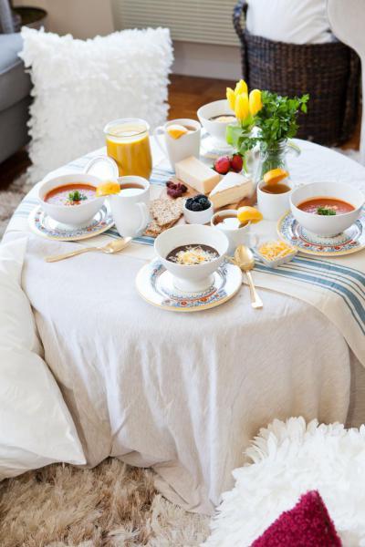 Ebéd a nappaliban - nappali ötlet, rusztikus stílusban