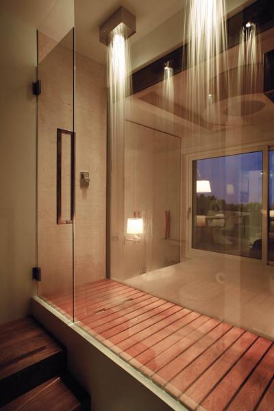 Üvegfalú zuhanyfülke - fürdő / WC ötlet, modern stílusban