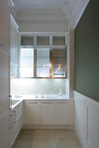 Fehér konyhabútor - konyha / étkező ötlet, modern stílusban