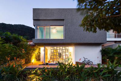 Modern lakóház - homlokzat ötlet, modern stílusban