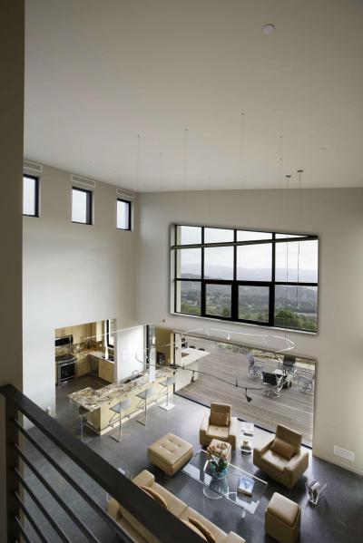 Galériás nappali - nappali ötlet, modern stílusban