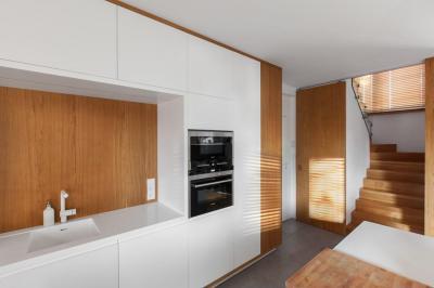 Fehér konyhabútor - konyha / étkező ötlet, modern stílusban