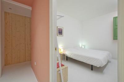 Rózsaszínű fal - háló ötlet, modern stílusban