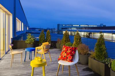 Tetőterasz - erkély / terasz ötlet, modern stílusban