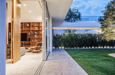 Teraszra nyitott nappali - belső továbbiak ötlet, modern stílusban