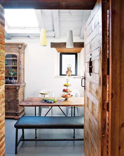 Régi ajtó - bejárat ötlet, rusztikus stílusban