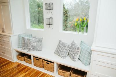 Pad az előszobában - előszoba ötlet, modern stílusban