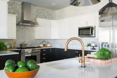 Fekete-fehér kkonyha - konyha / étkező ötlet, modern stílusban