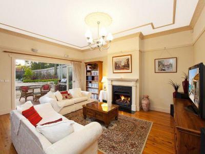 Kandalló a nappaliban22 - nappali ötlet