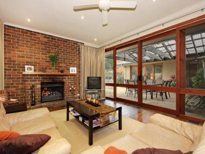 Kandalló a nappaliban24 - nappali ötlet, modern stílusban