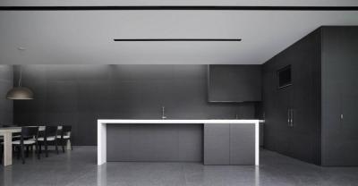 Grafitszürke konyha - konyha / étkező ötlet, minimál stílusban