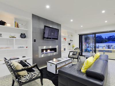 Kandalló a nappaliban50 - nappali ötlet, modern stílusban