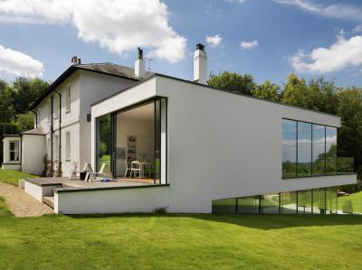 Hagyományos ház modern hozzáépítéssel - homlokzat ötlet, modern stílusban